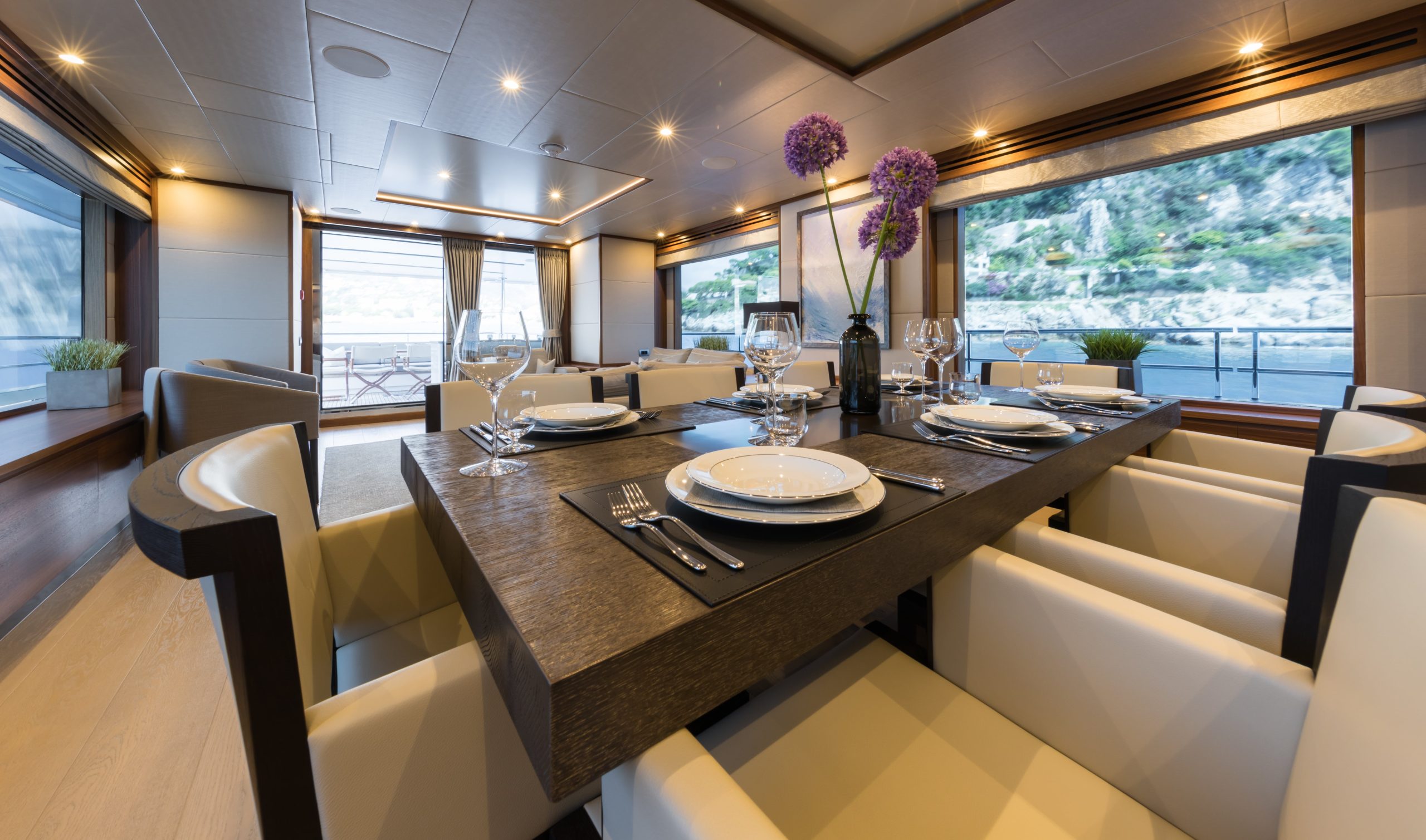 Kopie Van Bijoux 30m Interior Dining Moonen Yachts