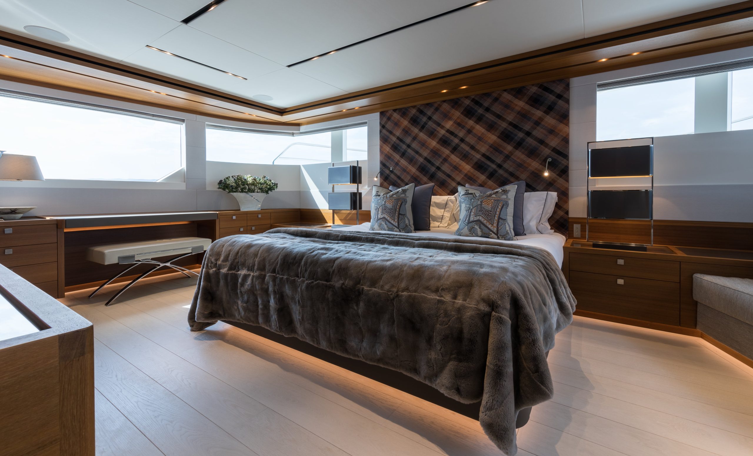 Kopie Van Brigadoon 36m Interior Master Stateroom Moonen Yachts