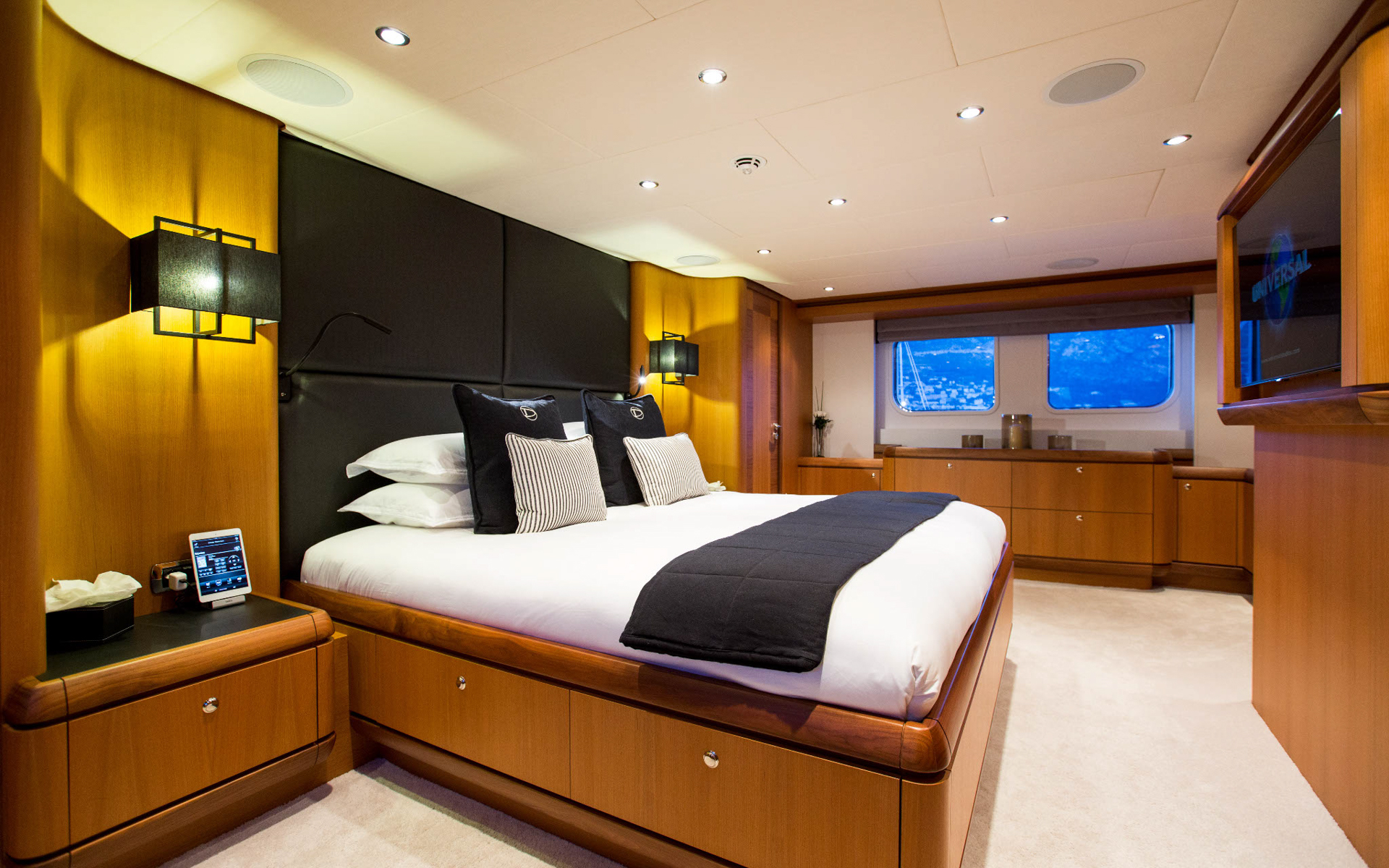 Mrsb 30m Interior Ownersstateroom Yacht Moonen