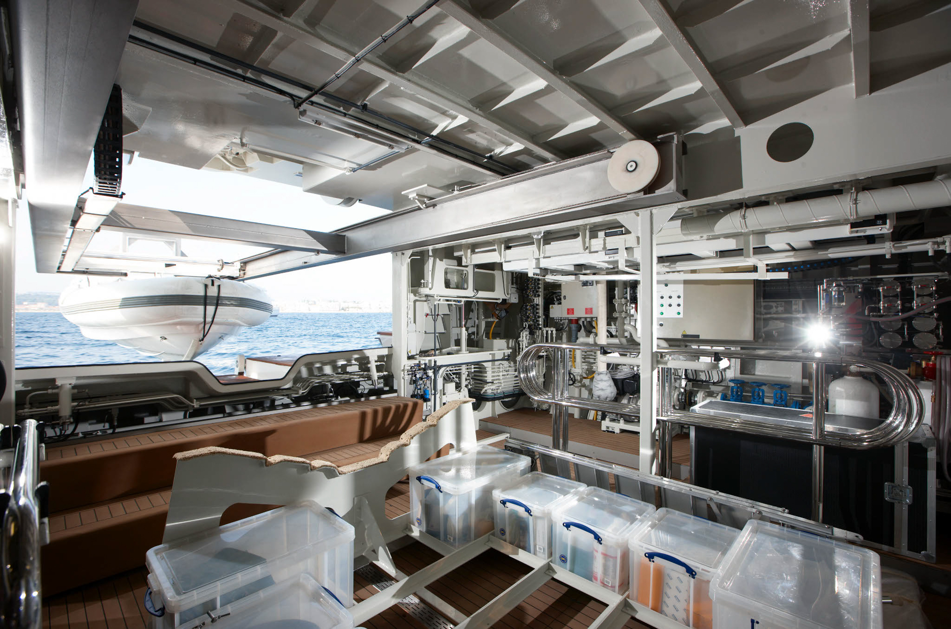 Northlander 38m Interior Tendergarage Yacht Moonen