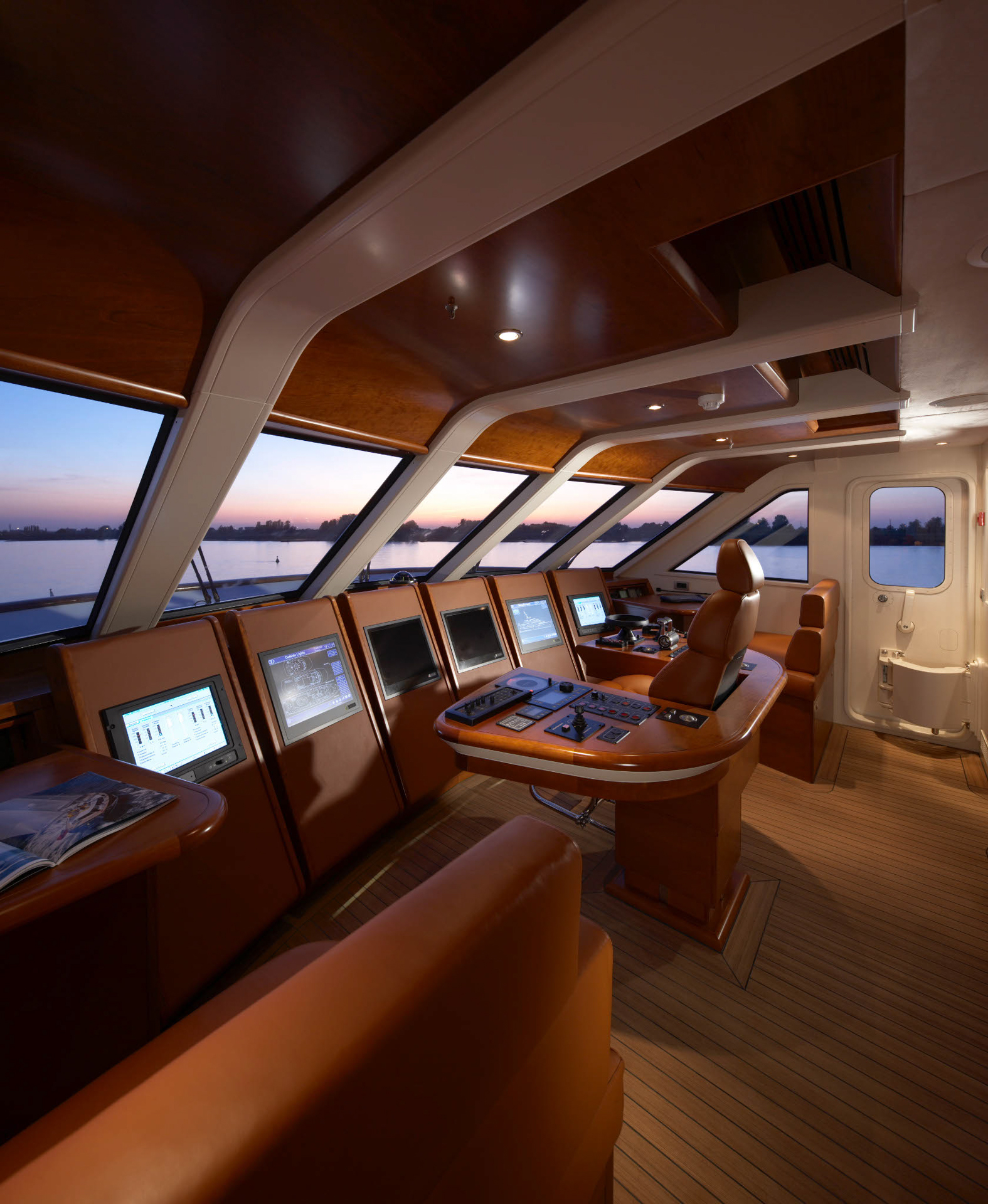 Northlander 38m Interior Wheelhouse Yacht Moonen