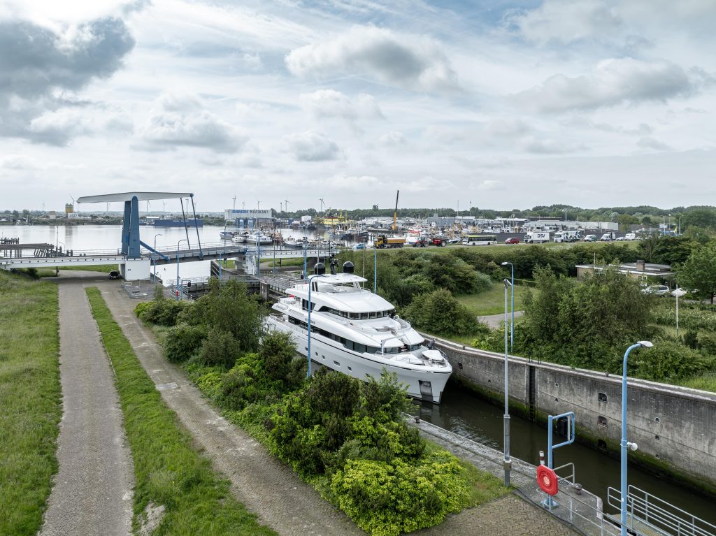 011 Departure Moonen Yachts Yn203 Lumière 20240603 Min