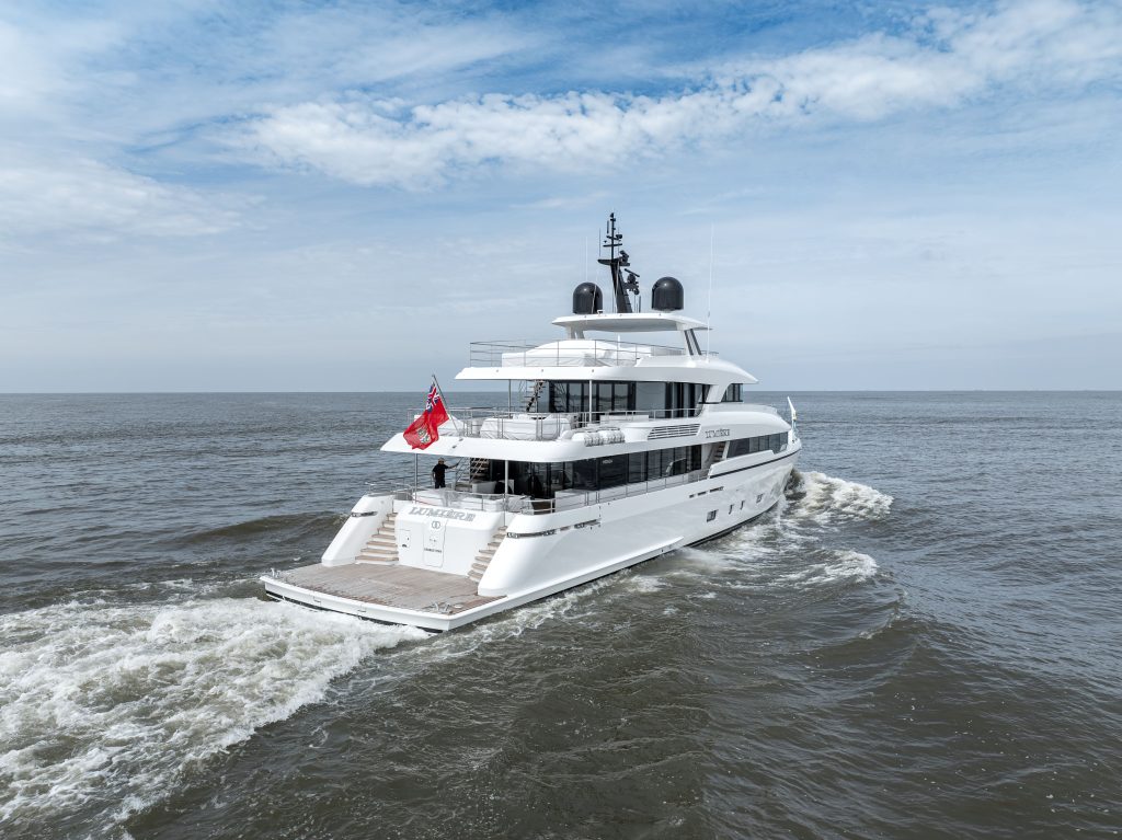 Luxury yacht LUMIÈRE YN203 - 37.8m Martinique (124ft) built by Dutch shipyard Moonen Yachts.